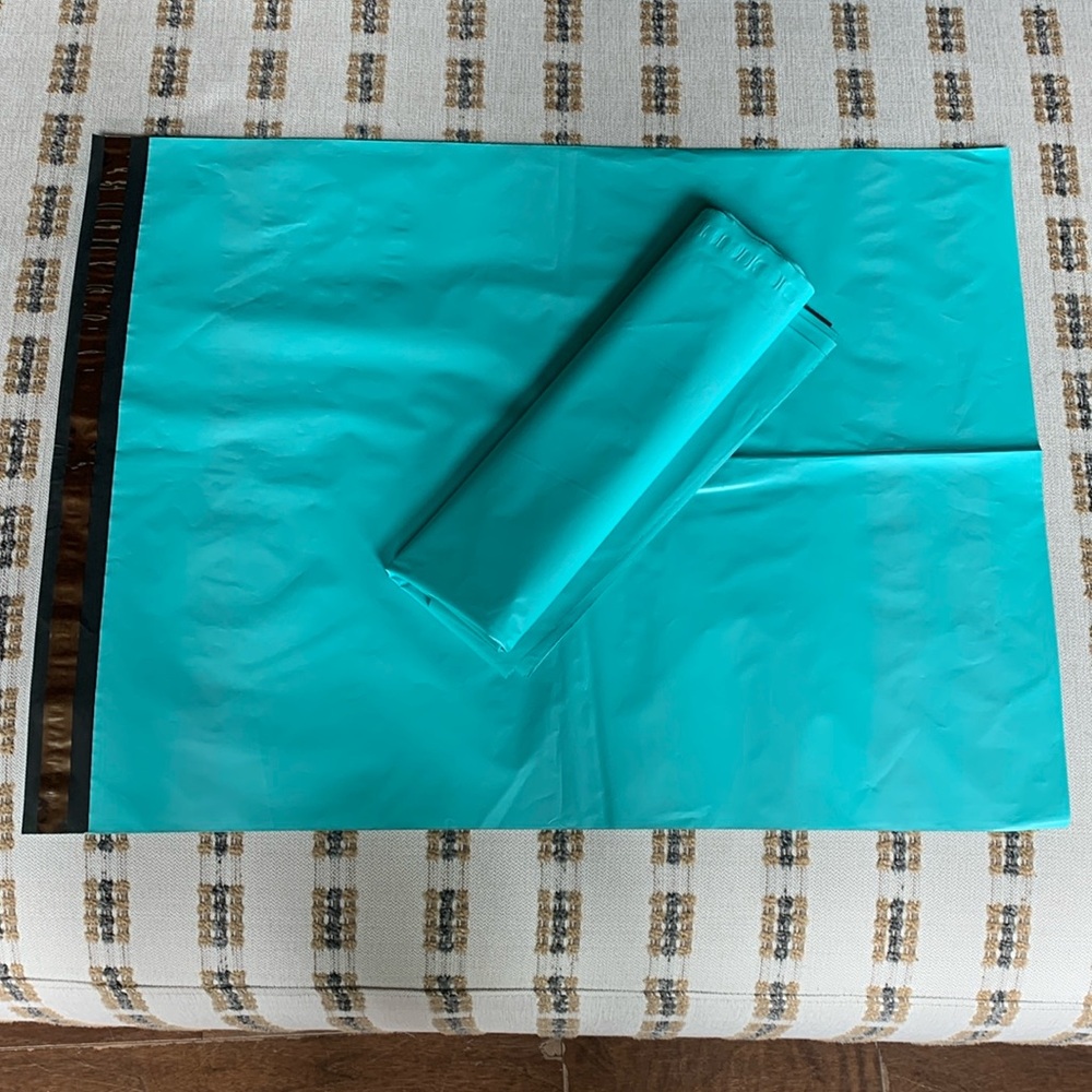 5 count XL 19” x 24” self sealing poly mailers